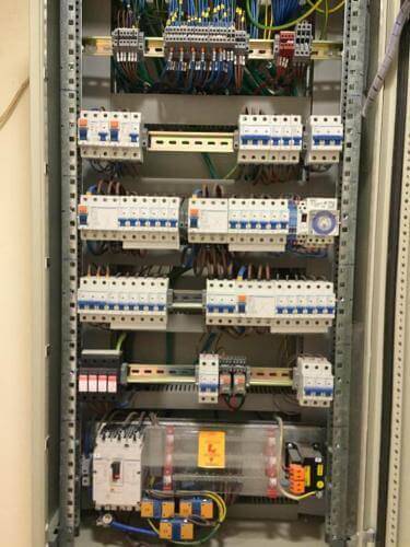 ייצור לוחות חשמל